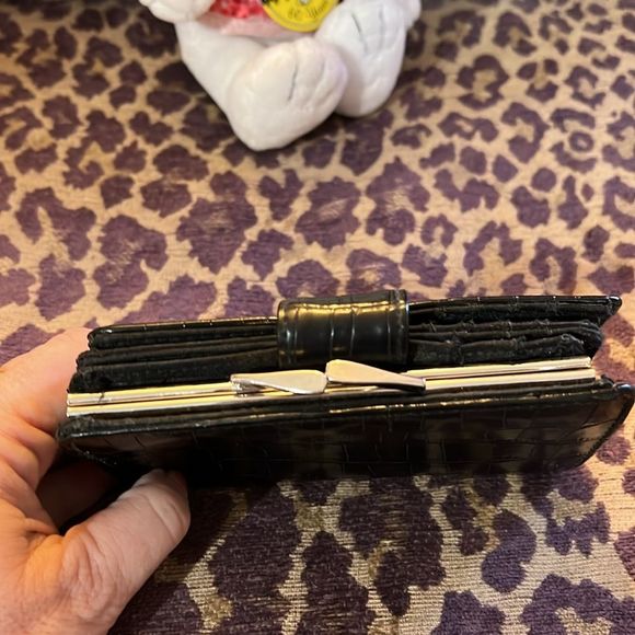 Brighton Black Leather Wallet - Picture 7 of 10